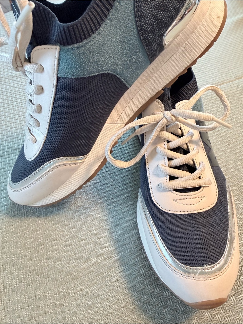 Like New Size 8 Michael Kors Women's Navy, Light Blue and White Slip-On Sneakers